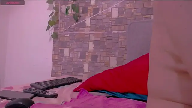 Snapshot of CrazyRousex chatting on March 15, 2026, 5:09 pm CrazyRousex online show from March 15, 2026, 5:09 pm