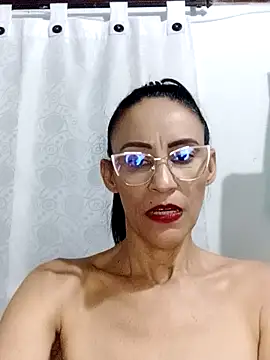 Snapshot of BarbaraMature chatting on March 17, 2025, 9:24 pm BarbaraMature online show from March 17, 2025, 9:24 pm