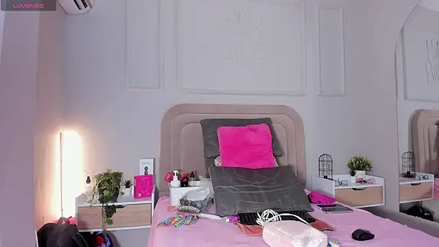 Snapshot of Maristxxr chatting on December 4, 2025, 7:46 pm Maristxxr online show from December 4, 2025, 7:46 pm