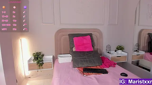 Snapshot of Maristxxr chatting on November 21, 2025, 7:35 pm Maristxxr online show from November 21, 2025, 7:35 pm