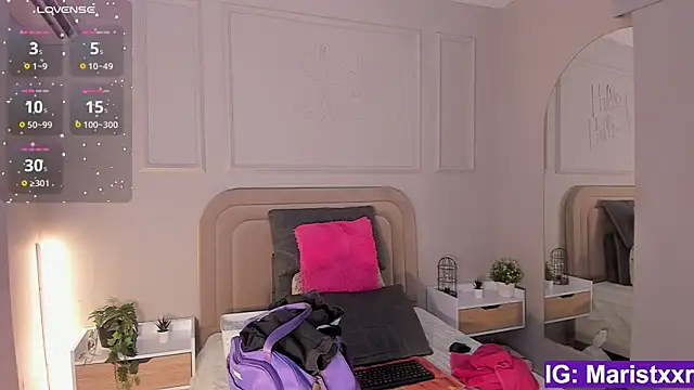 Snapshot of Maristxxr chatting on October 3, 2025, 7:48 pm Maristxxr online show from October 3, 2025, 7:48 pm