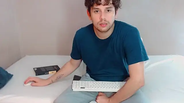 Elio555 online show from February 17, 2025, 12:00 am