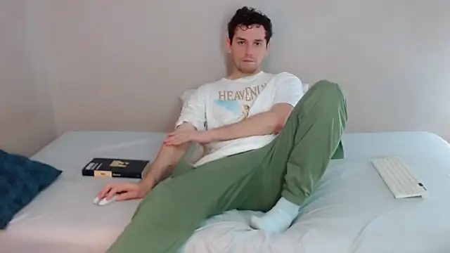 Elio555 online show from March 8, 2025, 9:51 pm