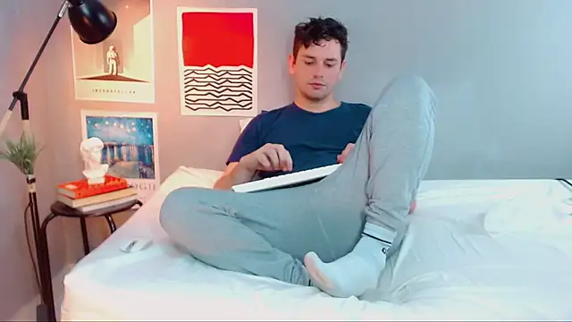 Elio555 online show from October 5, 2025, 6:53 pm