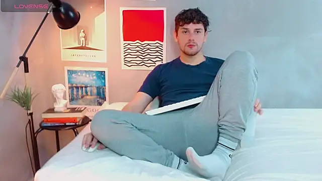 Elio555 online show from October 19, 2025, 5:16 pm