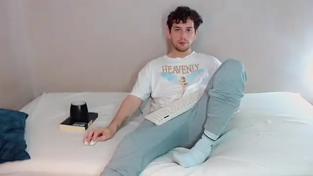 Elio555 online show from March 17, 2025, 11:57 pm