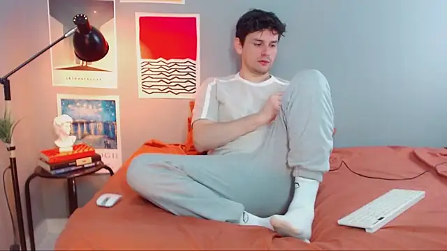 Elio555 online show from September 13, 2025, 1:00 pm