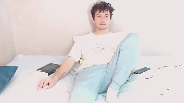 Elio555 online show from February 9, 2025, 6:47 pm