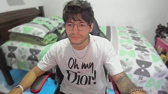 Snapshot of justin_stark7 chatting on February 19, 2025, 11:36 pm justin stark7 online show from February 19, 2025, 11:36 pm