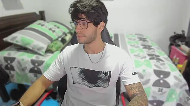 Snapshot of justin_stark7 chatting on March 5, 2025, 11:38 pm justin stark7 online show from March 5, 2025, 11:38 pm