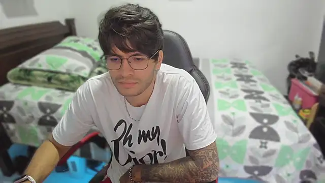 Snapshot of justin_stark7 chatting on March 2, 2025, 11:06 pm justin stark7 online show from March 2, 2025, 11:06 pm