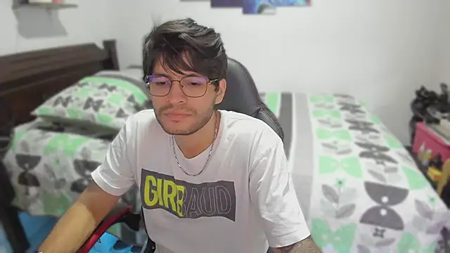 Snapshot of justin_stark7 chatting on February 20, 2025, 10:59 pm justin stark7 online show from February 20, 2025, 10:59 pm