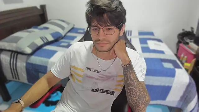 Snapshot of justin_stark7 chatting on March 7, 2025, 11:05 pm justin stark7 online show from March 7, 2025, 11:05 pm