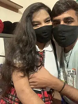 hottiess69 online show from November 2, 2025, 5:23 am