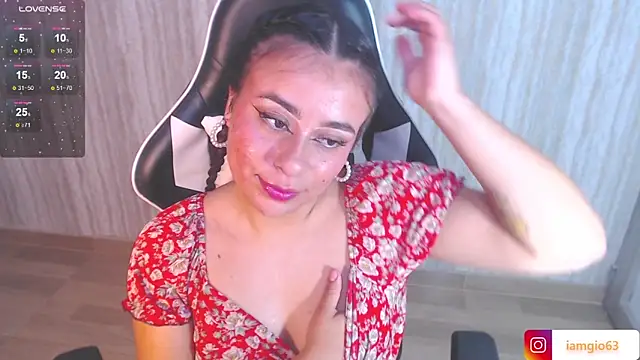 Snapshot of Georgina_1t chatting on March 13, 2025, 3:28 pm Georgina 1t online show from March 13, 2025, 3:28 pm