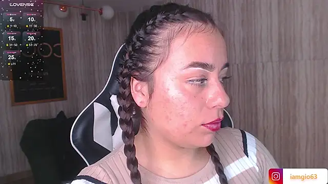 Snapshot of Georgina_1t chatting on March 8, 2025, 1:36 pm Georgina 1t online show from March 8, 2025, 1:36 pm