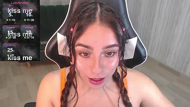 Snapshot of Georgina_1t chatting on March 19, 2025, 2:24 pm Georgina 1t online show from March 19, 2025, 2:24 pm