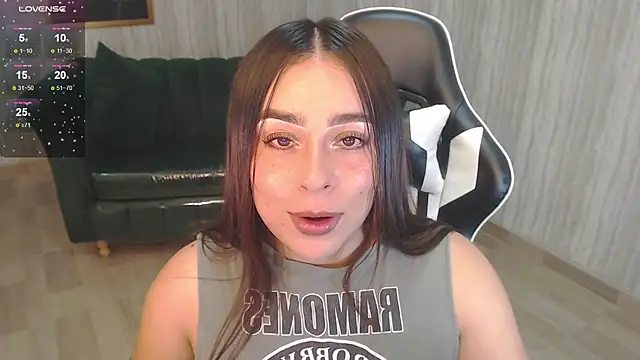 Snapshot of Georgina_1t chatting on March 20, 2025, 12:32 pm Georgina 1t online show from March 20, 2025, 12:32 pm