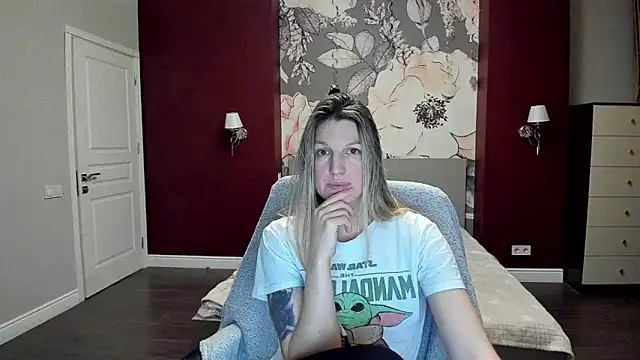 EmilyWalkeri online show from February 11, 2026, 9:03 pm