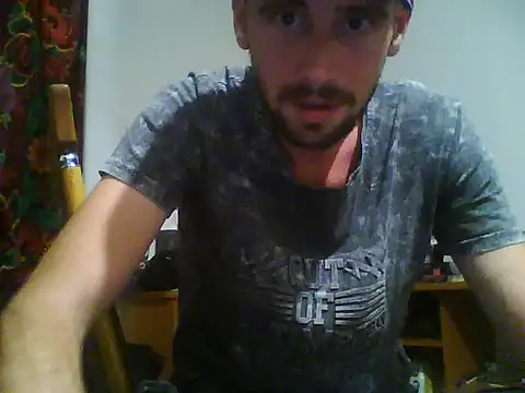 Snapshot of Rejtelmesest chatting on September 21, 2025, 8:25 pm Rejtelmesest online show from September 21, 2025, 8:25 pm