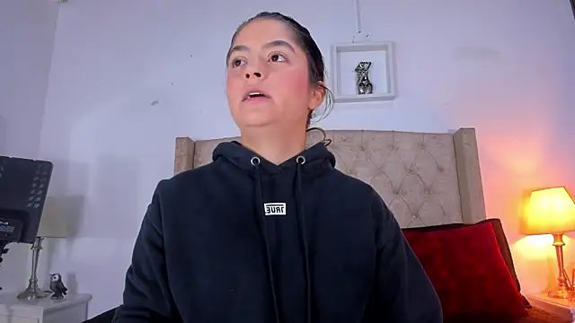 allisson m online show from March 24, 2026, 12:05 pm