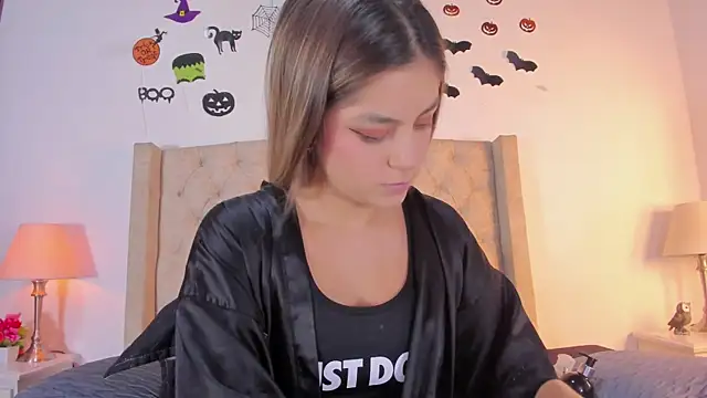 Snapshot of allisson_m chatting on October 31, 2025, 12:13 pm allisson m online show from October 31, 2025, 12:13 pm