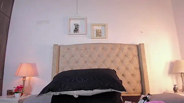 Snapshot of allisson_m chatting on November 8, 2025, 12:09 pm allisson m online show from November 8, 2025, 12:09 pm