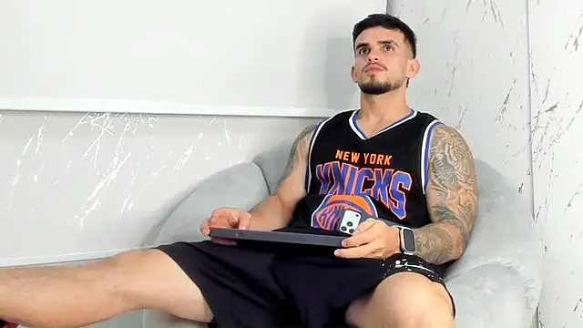 Snapshot of Ricardogo19 chatting on April 9, 2026, 12:45 am Ricardogo19 online show from April 9, 2026, 12:45 am