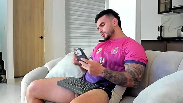 Ricardogo19 online show from January 12, 2026, 9:41 pm