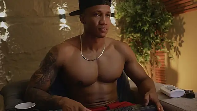 Logan Varela online show from November 11, 2025, 2:12 pm