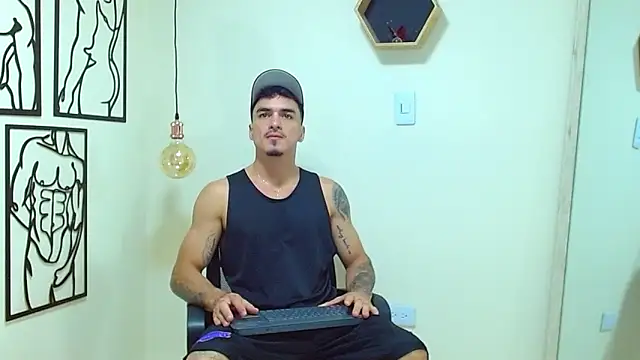 Snapshot of Big_ValentinHunk chatting on December 20, 2025, 10:56 pm Big ValentinHunk online show from December 20, 2025, 10:56 pm