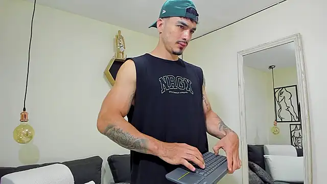 Snapshot of Big_ValentinHunk chatting on March 12, 2026, 9:30 pm Big ValentinHunk online show from March 12, 2026, 9:30 pm