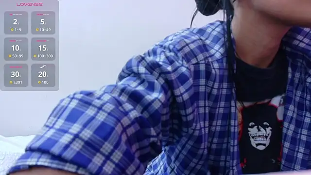 Snapshot of yourcuteneighbourr chatting on February 7, 2026, 3:03 am yourcuteneighbourr online show from February 7, 2026, 3:03 am