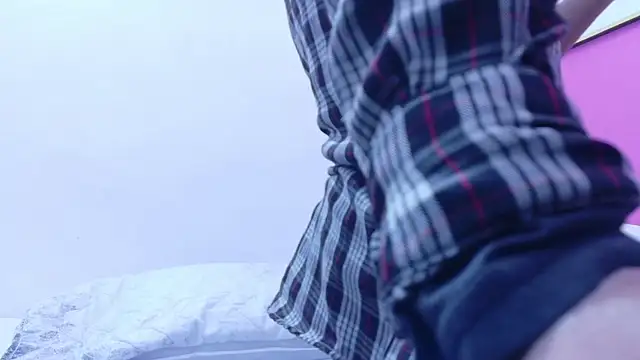 Snapshot of yourcuteneighbourr chatting on December 23, 2025, 3:17 am yourcuteneighbourr online show from December 23, 2025, 3:17 am