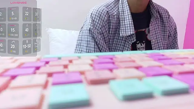 Snapshot of yourcuteneighbourr chatting on February 20, 2026, 2:41 am yourcuteneighbourr online show from February 20, 2026, 2:41 am