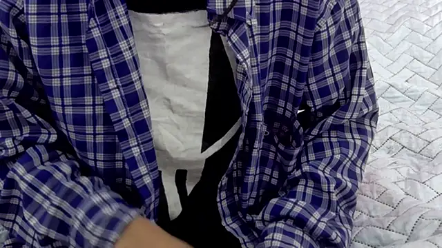 Snapshot of yourcuteneighbourr chatting on February 26, 2026, 2:55 am yourcuteneighbourr online show from February 26, 2026, 2:55 am