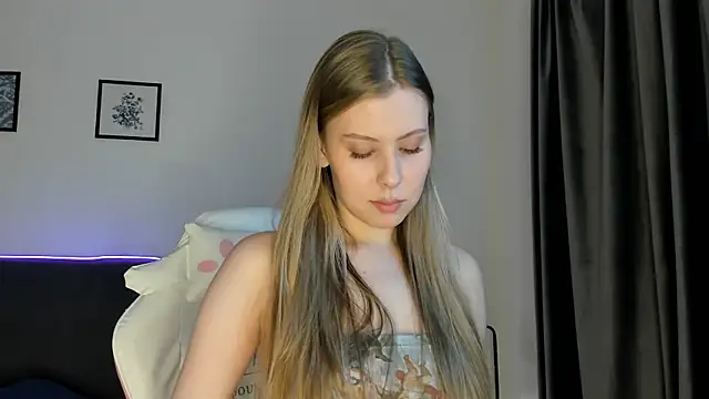 elliediaz online show from December 5, 2025, 6:39 pm