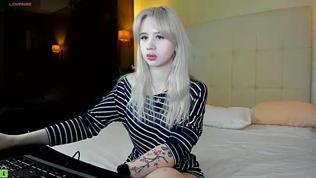 Valerie Woods online show from February 23, 2026, 12:56 am