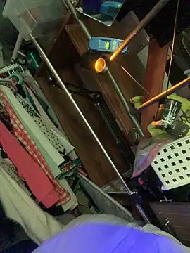 gurlnips online show from November 24, 2025, 10:26 am