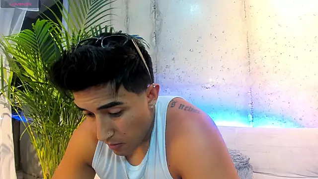 Snapshot of Alan_greek_1 chatting on October 31, 2025, 3:14 am Alan greek 1 online show from October 31, 2025, 3:14 am