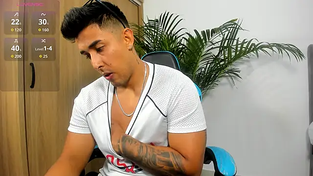 Snapshot of Alan_greek_1 chatting on October 12, 2025, 3:19 am Alan greek 1 online show from October 12, 2025, 3:19 am