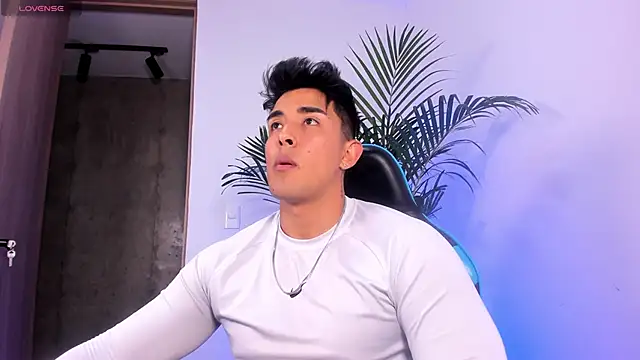 Snapshot of Alan_greek_1 chatting on December 4, 2025, 2:43 am Alan greek 1 online show from December 4, 2025, 2:43 am