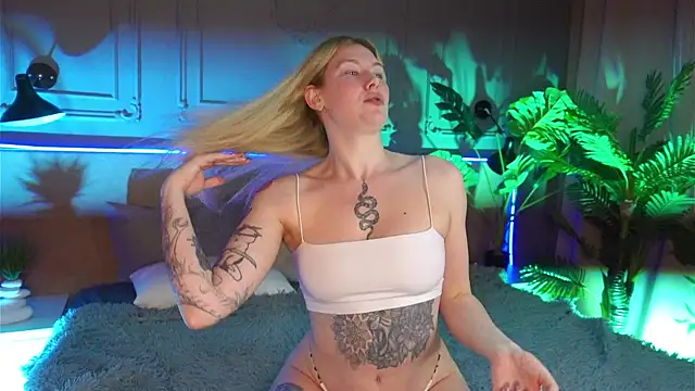 Liv Fay online show from March 14, 2025, 8:38 pm