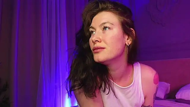 Liv Fay online show from November 14, 2025, 3:37 pm