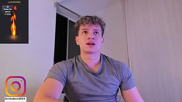 Snapshot of DerekOlsen chatting on October 25, 2025, 2:55 am DerekOlsen online show from October 25, 2025, 2:55 am