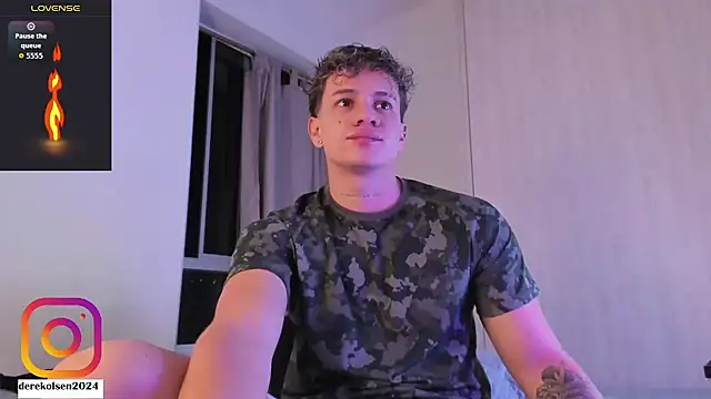 Snapshot of DerekOlsen chatting on September 12, 2025, 4:01 am DerekOlsen online show from September 12, 2025, 4:01 am