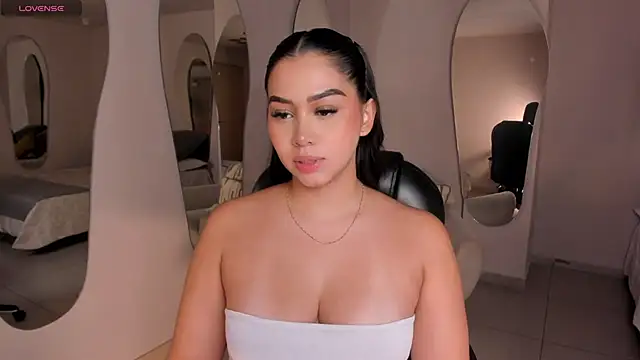 CelestePalmer  online show from September 29, 2025, 9:16 am