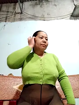 Snapshot of Queen_18200 chatting on February 3, 2026, 10:04 pm Queen 18200 online show from February 3, 2026, 10:04 pm