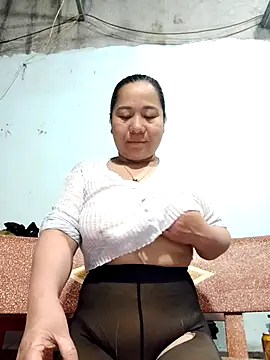 Snapshot of Queen_18200 chatting on February 15, 2026, 9:58 pm Queen 18200 online show from February 15, 2026, 9:58 pm