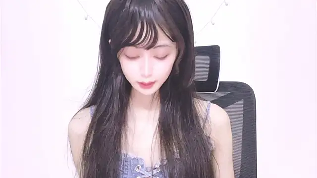 ---MIA--- online show from September 21, 2025, 2:22 pm